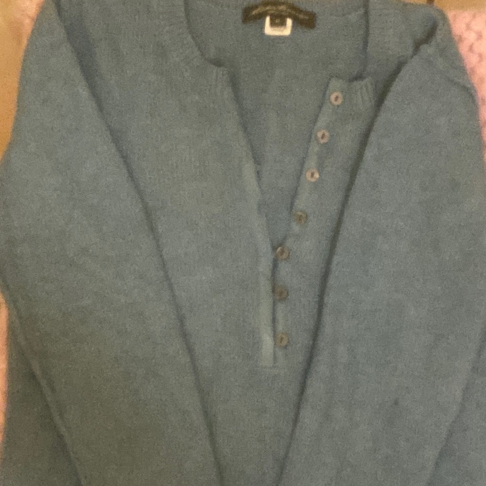 Eddie  Bauer teal middle button down wool medium sweater